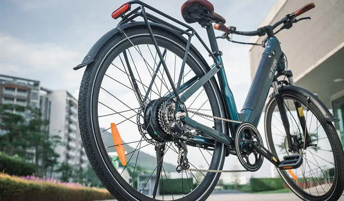 Spojrzenie w górę na rower elektryczny Fiido C11 Pro